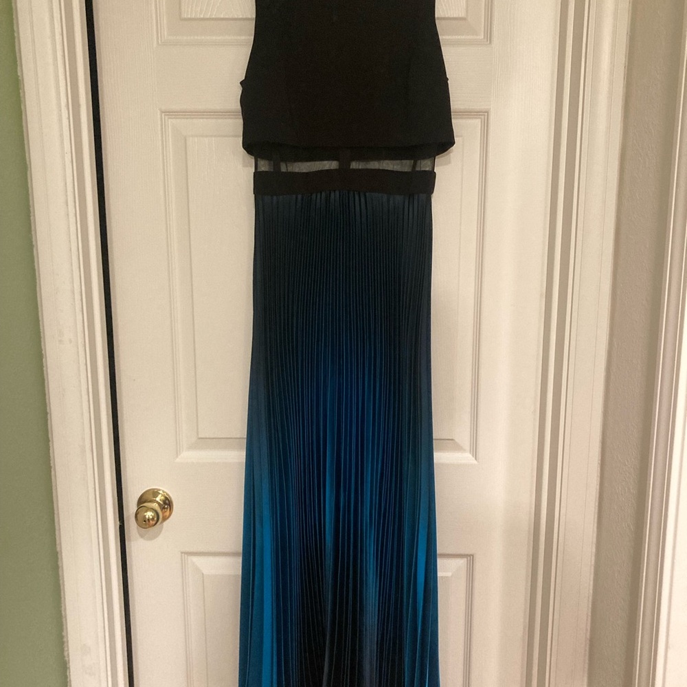 Betsy and Adam Adam Blue Black Pleated Evening Gown Prom Dress Size 8